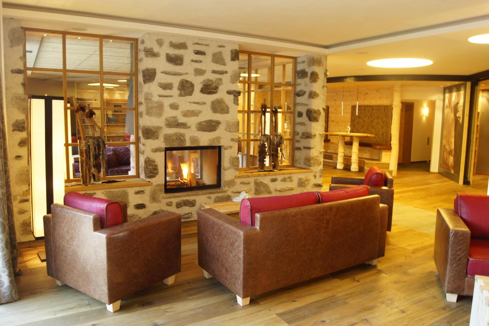אלפה די סיוסי Dolomites Living Hotel Tirler מראה חיצוני תמונה