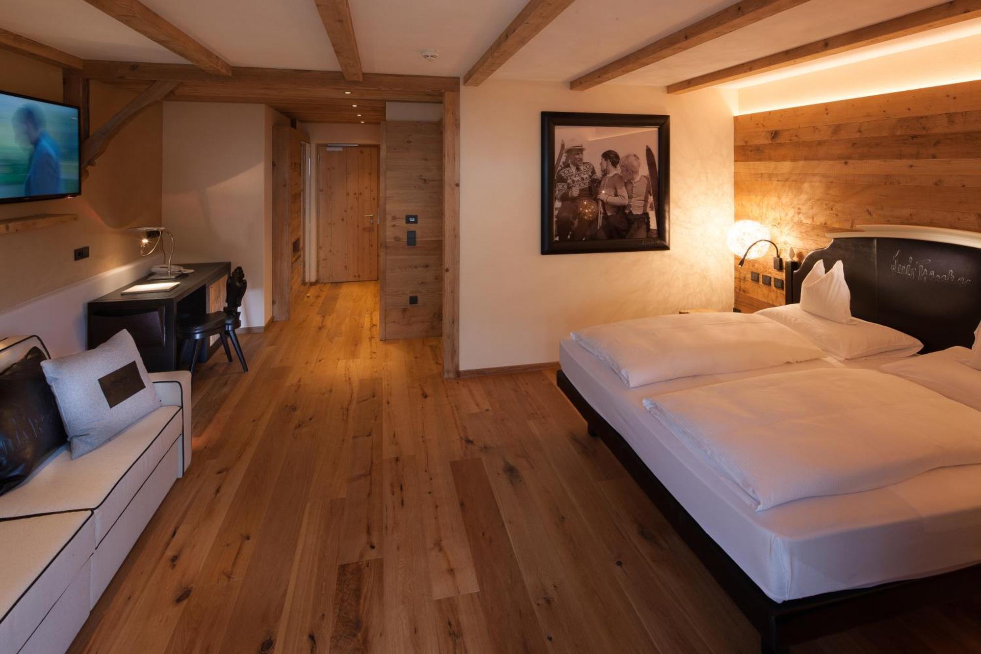אלפה די סיוסי Dolomites Living Hotel Tirler חדר תמונה