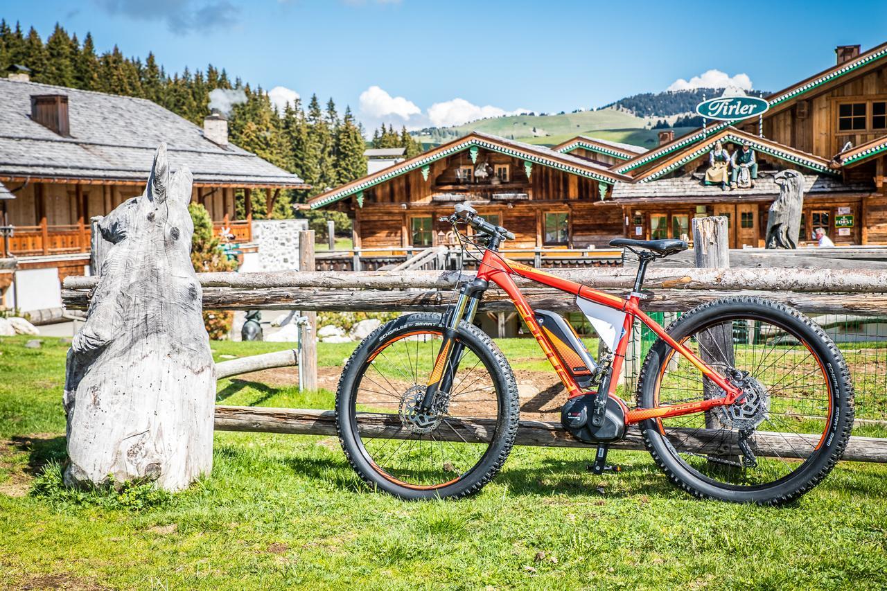 אלפה די סיוסי Dolomites Living Hotel Tirler מראה חיצוני תמונה