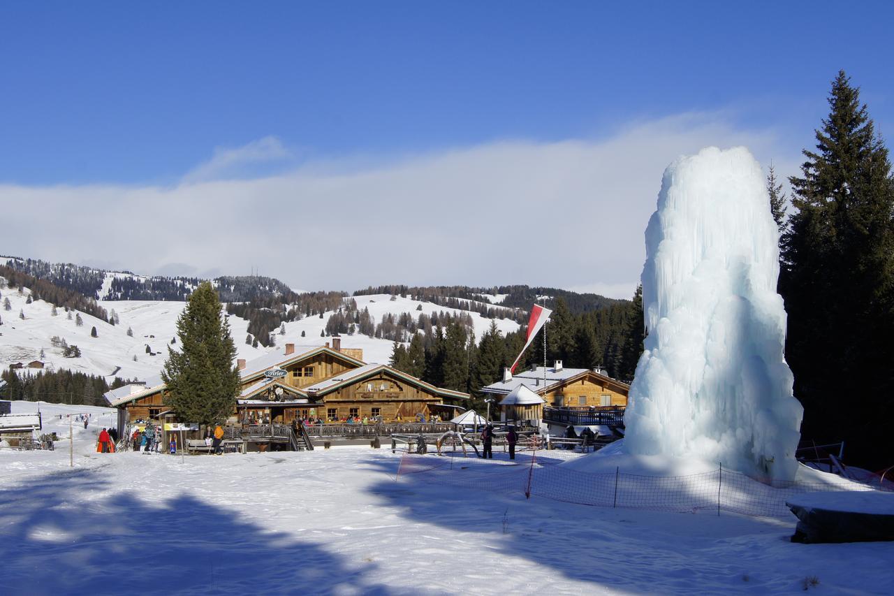 אלפה די סיוסי Dolomites Living Hotel Tirler מראה חיצוני תמונה