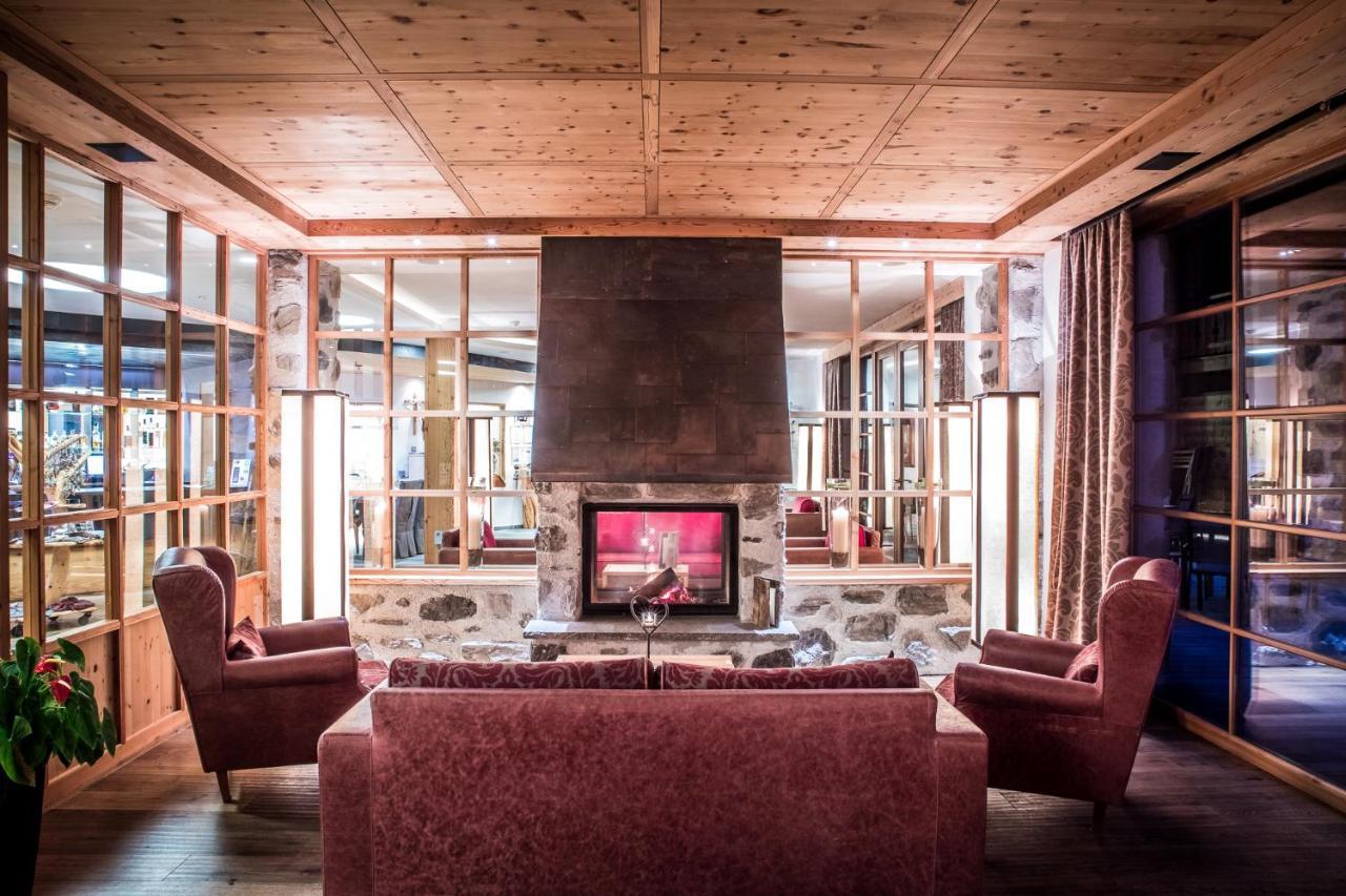 אלפה די סיוסי Dolomites Living Hotel Tirler מראה חיצוני תמונה